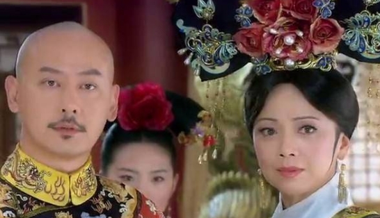 芳妃是怎么入宫的？乾隆亲自给她挑封号，继后因她失宠
