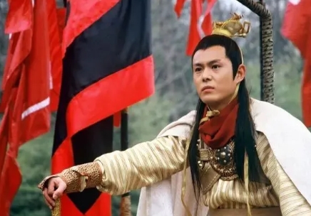 春秋时期的秦国曾经十分老实，为什么后来会变得阴险狡诈？