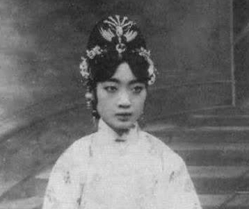 溥仪的皇后婉容是什么结局？太凄惨了
