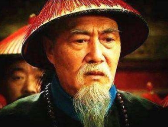 乾隆为什么要削去张廷玉的爵位？原因是什么