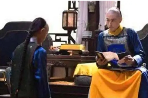 明明是皇子、皇孙没去上课，乾隆为什么处罚了老师刘墉？