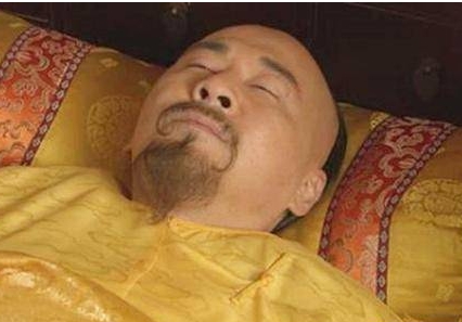 乾隆的驭臣之道是什么样的？看看他真正的实力