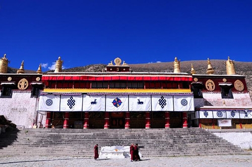 哲蚌寺：西藏黄教六大寺庙之一，藏语意为