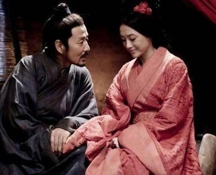 古代大户人家夫妻睡觉的时候 丫环为什么要守在门外
