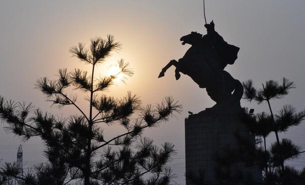 古代历史_晋国历史上著名的曲沃代翼的故事是怎么发生的？