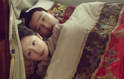 古代大户人家夫妻睡觉的时候 丫环为什么要守在门外
