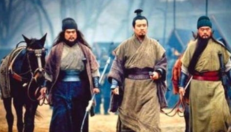 诸葛亮为什么会选择弱小的刘备