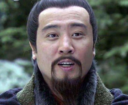 刘备出身乡下又是卖草鞋的 皇室族谱为什么没有漏掉他的名字