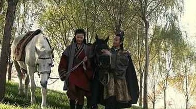 忠臣奸臣并非绝对对立的，忠奸往往存在一念之间