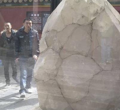 历史趣闻_故宫养心殿有一块水晶石 期间为何两百年来无人敢移动 历史趣闻_故宫养心殿有一块水晶石 期间为何两百年来无人敢移动