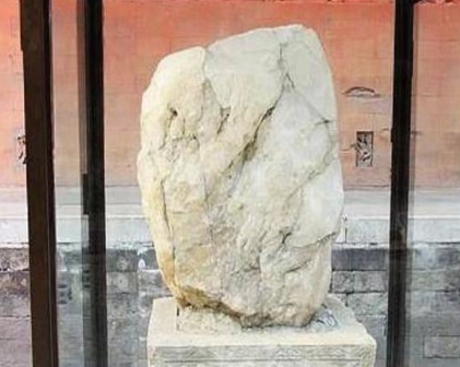 历史趣闻_故宫养心殿有一块水晶石 期间为何两百年来无人敢移动 历史趣闻_故宫养心殿有一块水晶石 期间为何两百年来无人敢移动