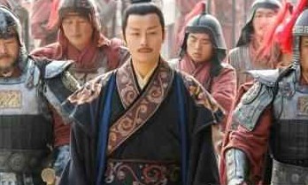 忠臣奸臣并非绝对对立的，忠奸往往存在一念之间