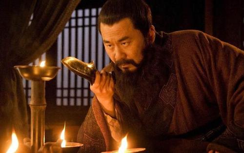 一代枭雄最后死在自己手里？浅谈曹操的传奇人生