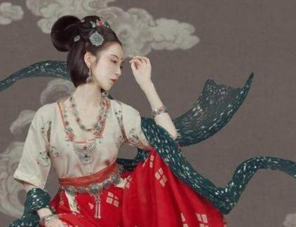 唐朝美女服装怎么搭配？一方帔帛是万能的！