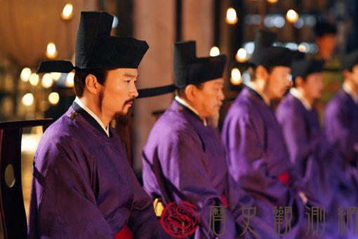 历史知识_古人为什么用“红得发紫”来形容官运亨通之人