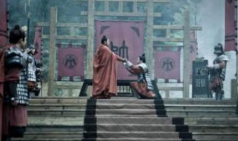 文史知识_刘邦为何能轻易三次夺取韩信兵权？浅析汉朝兵权管理制度！