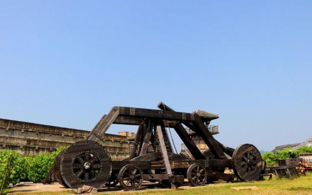 文史百科_古代战车作为武器威力有多大?24米高的战车如何打仗?