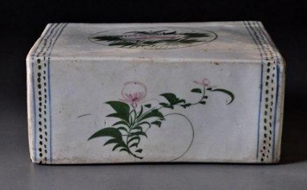 文史百科_古代的枕头为什么是硬的？使用瓷枕有哪些好处？